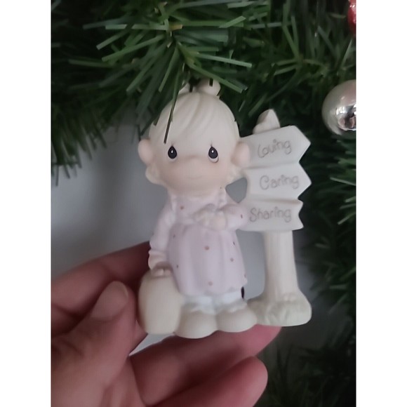 Vintage Precious Moments Handmade Christmas Wreath - Picture 7 of 10